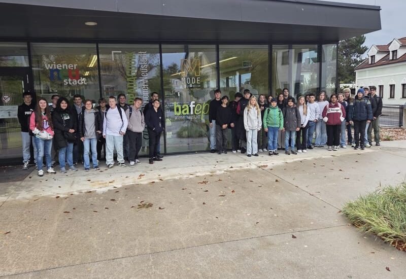 Besuch der Partnerschulen in Wr. Neustadt - Gruppenfoto